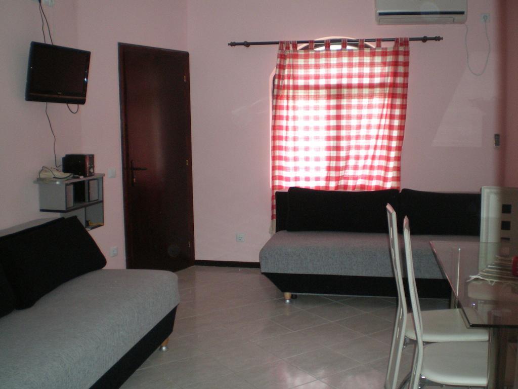 Apartments Jeremic Бела Църква Стая снимка