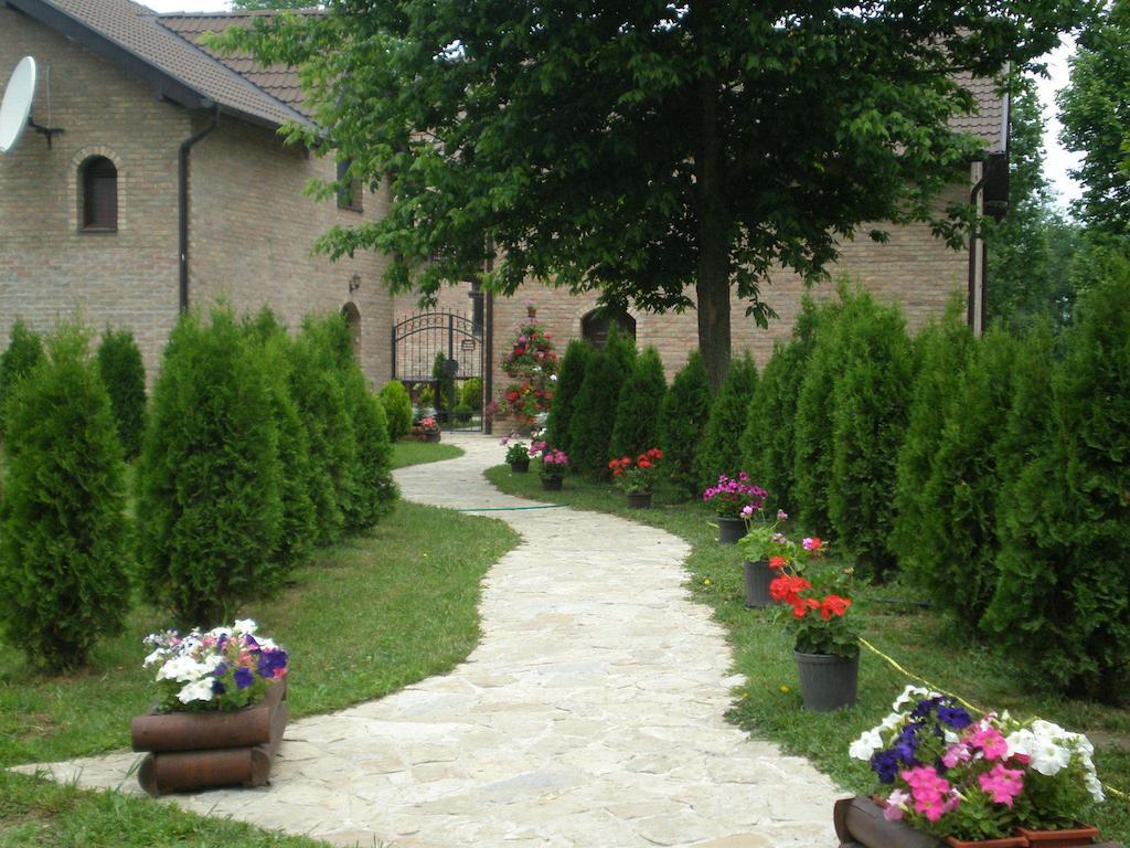 Apartments Jeremic Бела Църква Екстериор снимка