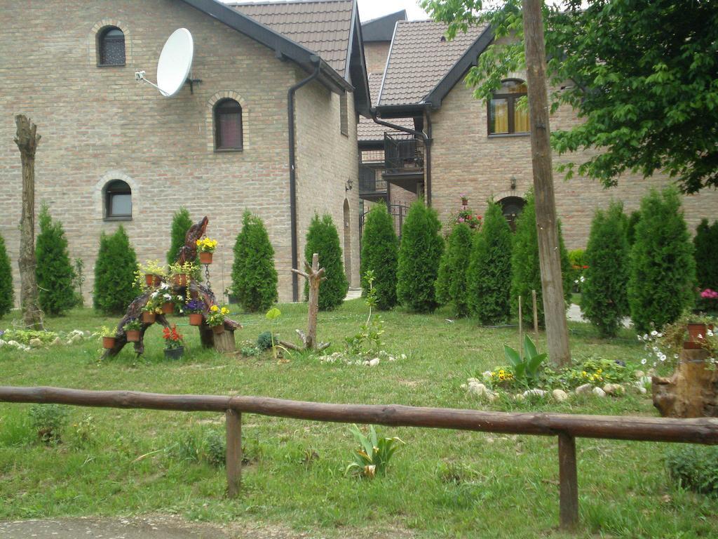 Apartments Jeremic Бела Църква Екстериор снимка